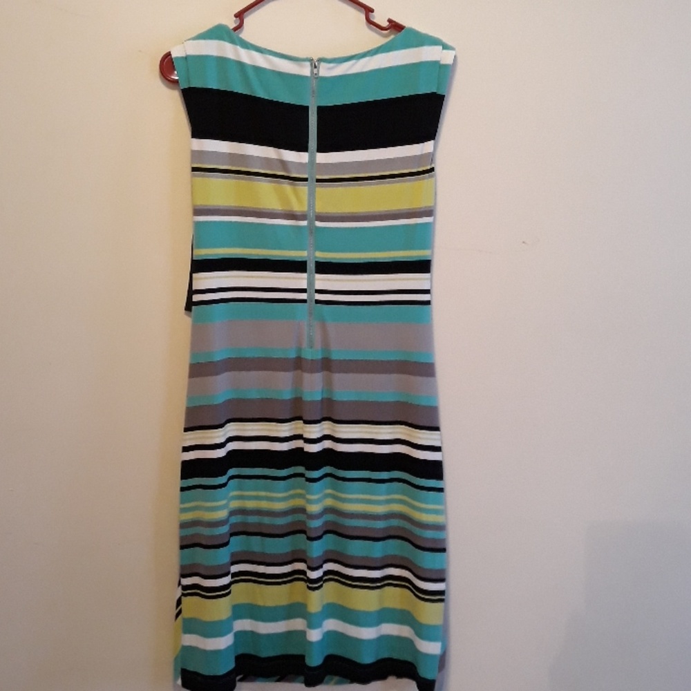 Dress - Picture 3 of 4